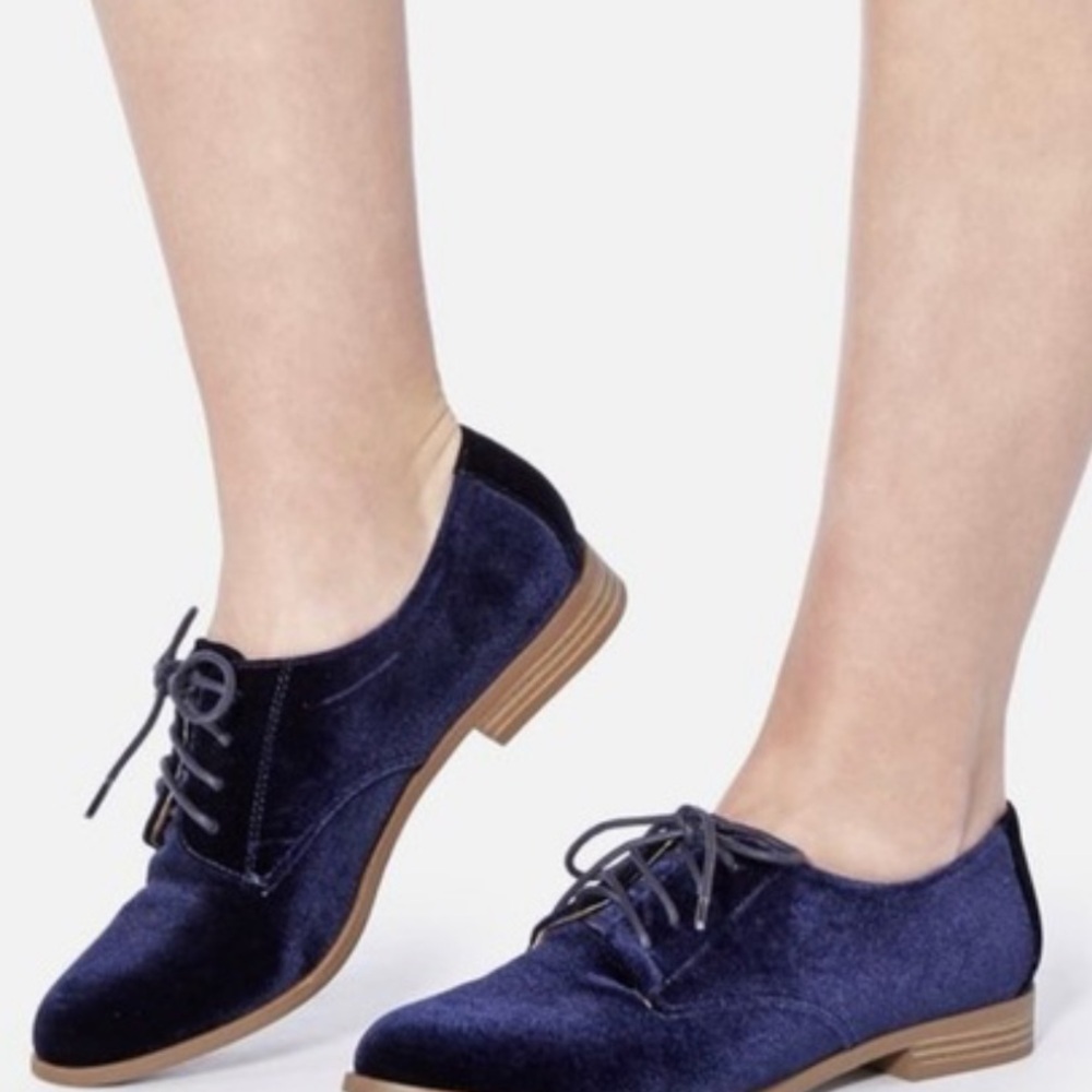 Shellys London Blue Velvet pointed Shoes Women Size 7.5 (38)